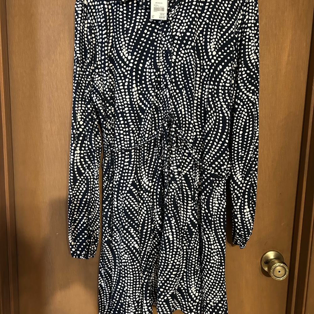 New with tags Cato Black and White Long Sleeve Dress